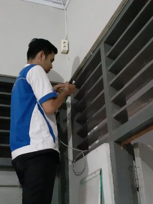 SMKN 1 Tuntang Bantu SMPN 3 Bojong Kembangkan Ujian Pakai HP