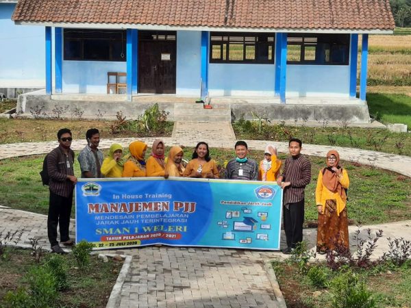 SMKN 1 Tuntang Berbagi Ilmu PJJ dengan SMAN 1 Weleri