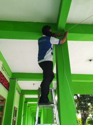 SMKN 1 Tuntang Dampingi SMPN 3 Ambarawa Ulangan Tanpa Kertas