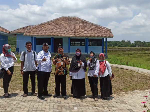 SMPN 4 Semarang Studi Tiru PJJ di SMKN 1 Tuntang