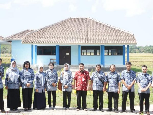 STUDI TIRU PJJ SMA NEGERI JUMAPOLO DI SMK N 1 TUNTANG