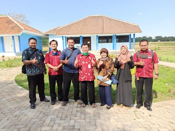 Studi Banding PJJ, SMK Saraswati Grogol Sukoharjo Kunjungi SMKN 1 Tuntang