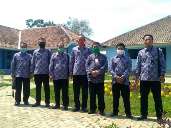 SMA Kesatrian 2 Semarang Melakukan Studi Tiru PJJ di SMKN 1 Tuntang