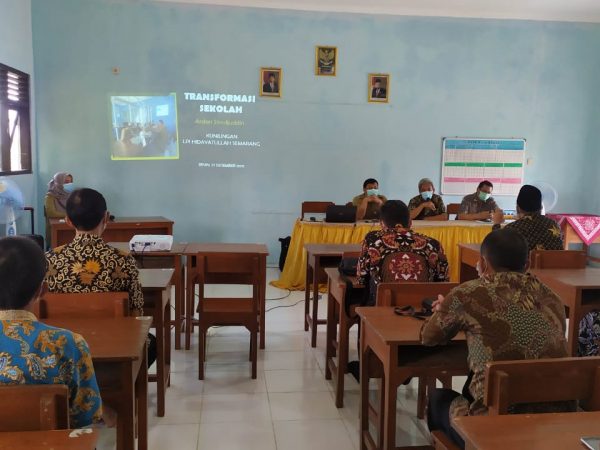 Belajar Transformasi Sekolah, LPI Hidayatullah Semarang Berkunjung ke SMKN 1 Tuntang