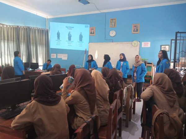 SOSIALISASI DAN PENYULUHAN LGBT BAGI SISWA SMK N 1 TUNTANG