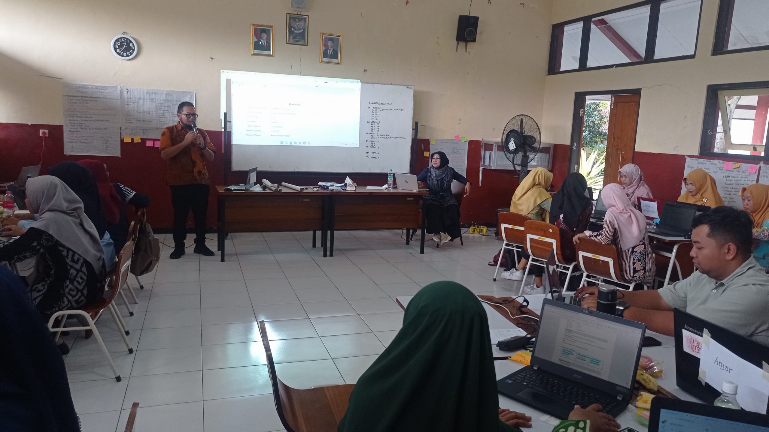 Berkolaborasi Mendalami Pembelajaran Mendalam
