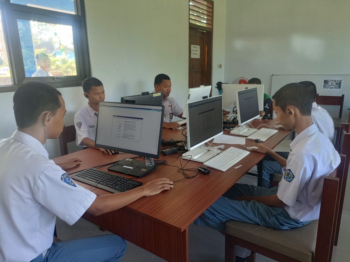 Siswa SMKN 1 Tuntang Ikuti Tes TOEIC 2025