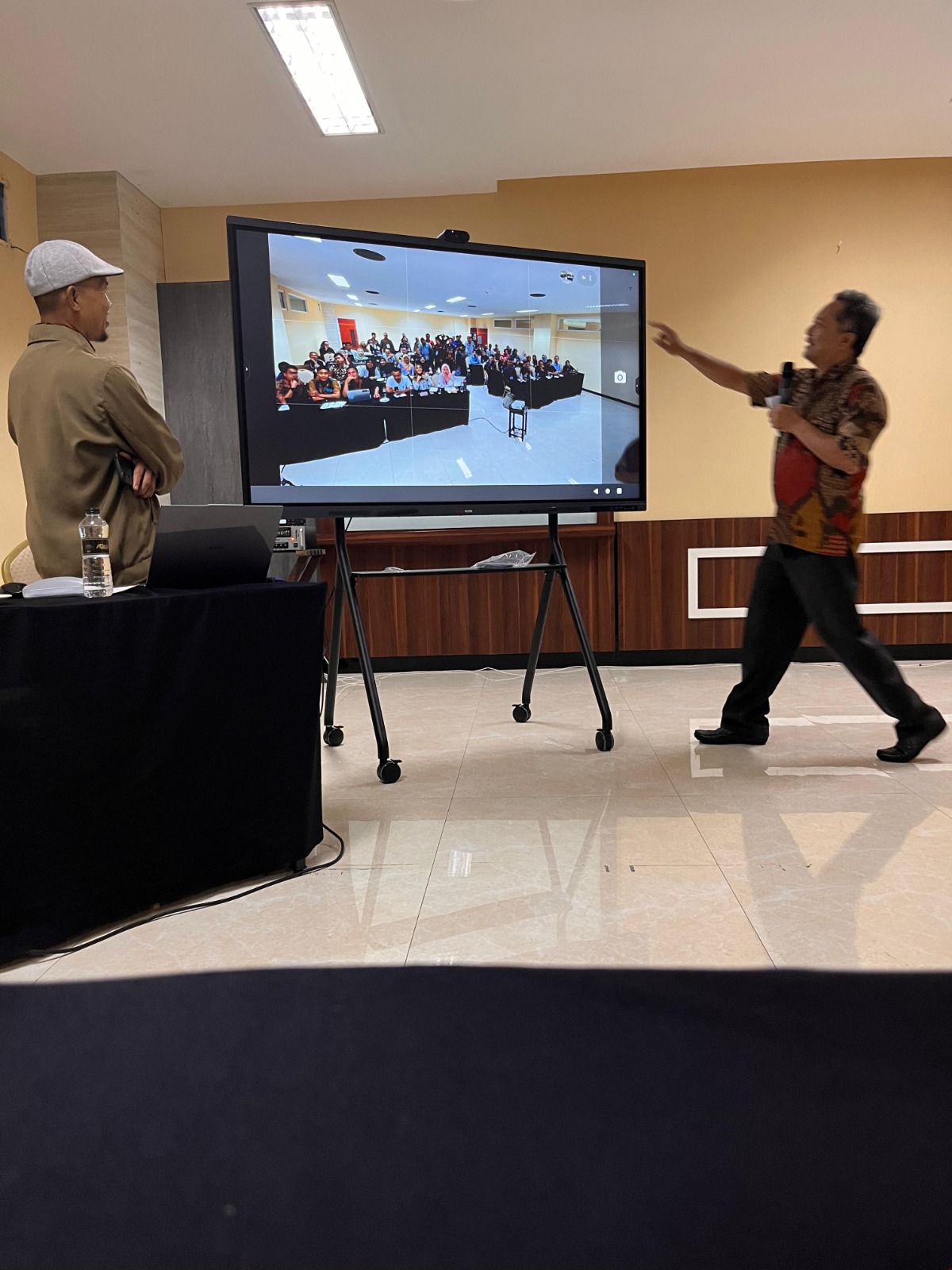 Pola Pikir Bertumbuh: Kunci Mengubah Potensi Menjadi Prestasi di Ruang Kelas Pola Pikir Bertumbuh: Kunci Mengubah Potensi Menjadi Prestasi di Ruang Kelas