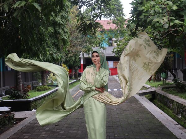 Kuatkan Nilai Lokal Melalui Batik Ecoprint Dalam Trend Fashion 2026 SMKN 1 Tuntang